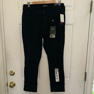 Black Ankle Cropped Jeans with Classic Design